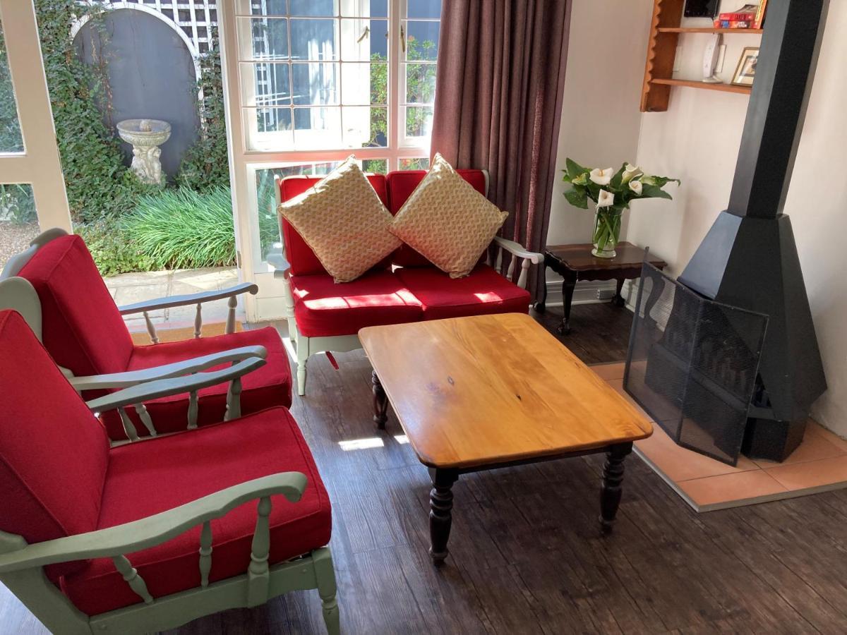 Home From Home, Waverley B&B, Йоханесбург Екстериор снимка