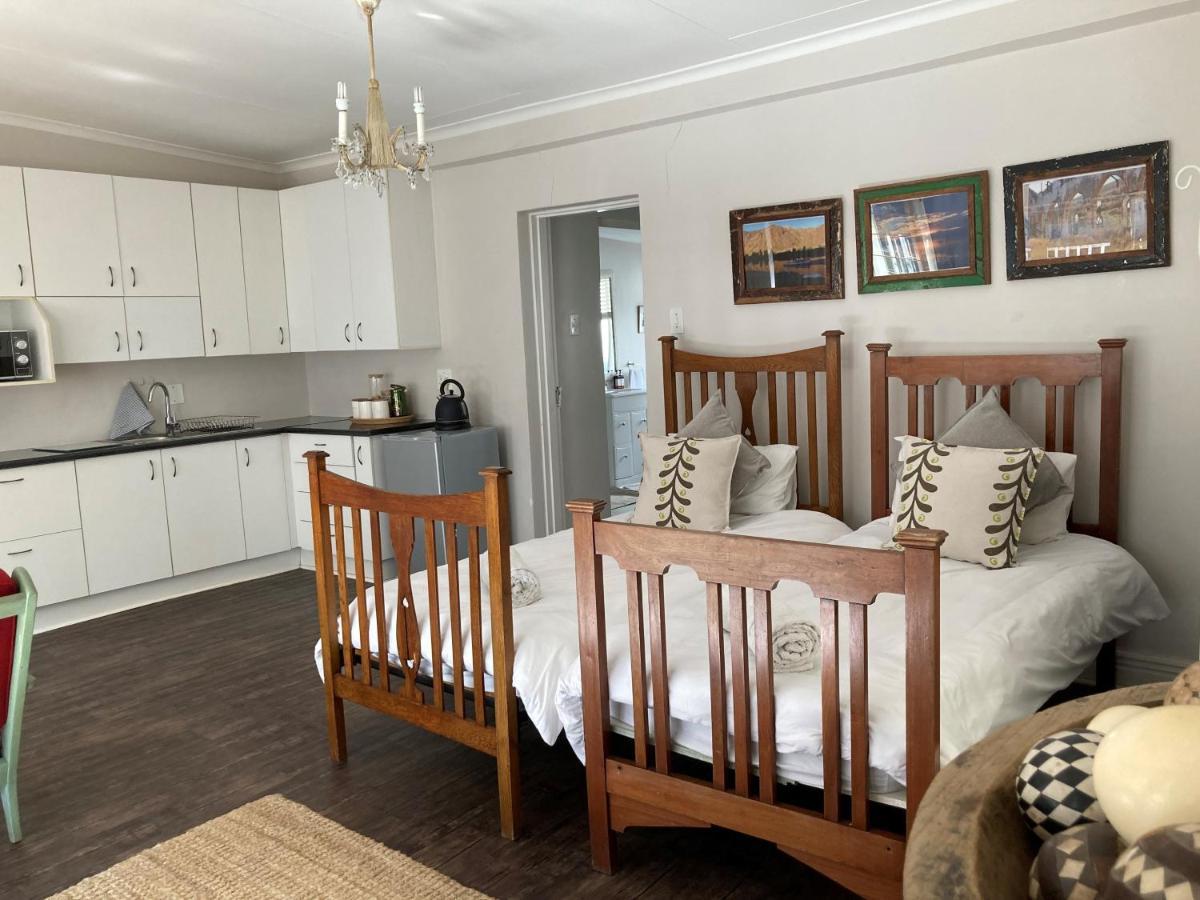Home From Home, Waverley B&B, Йоханесбург Екстериор снимка